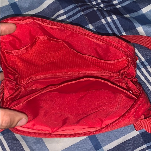 Red supreme bag wit silver Cuban link chain - Picture 4 of 6